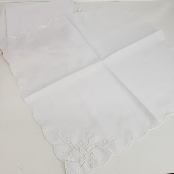 Set 6 Vintage Hand Embroidered White Napkins Scalloped Edges 16” Linen Cotton - Picture 3 of 12